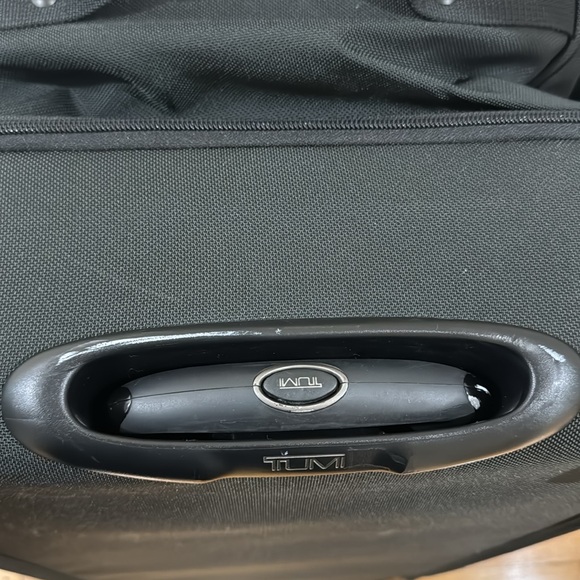 Tumi luggage bag. - Picture 5 of 7